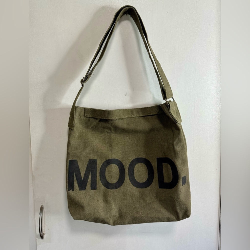 Mood ~ Wide Shoulder Bag